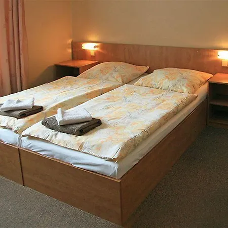 Jonathan 3* Brno