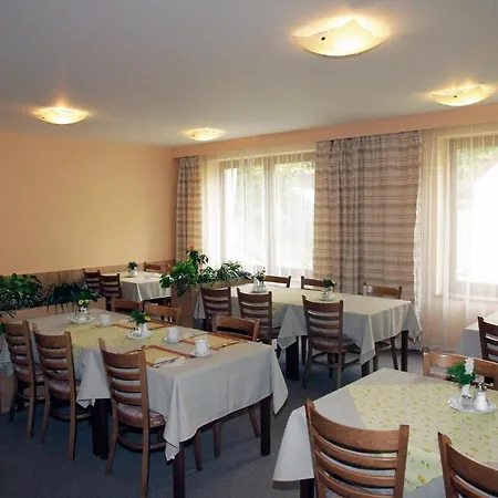 Jonathan Hotel 3*